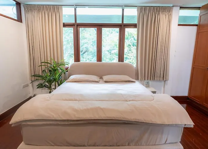 Ekkamai - Private Pool Villa, Bangkok